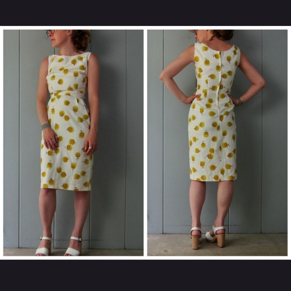 Vintage 1960s Style Sleeveless Off White Apple Print Sheath Dress Chartreuse